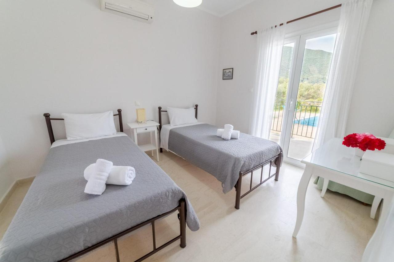 Villa Adonis Halikounas 외부 사진