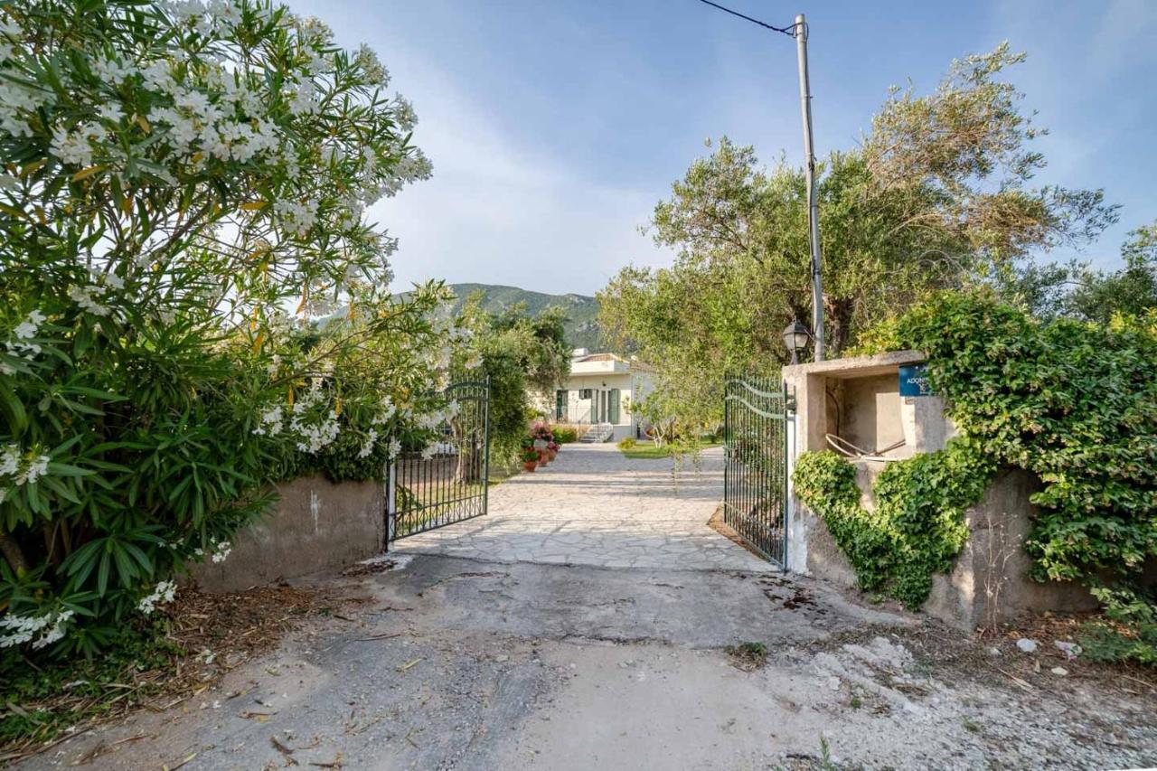 Villa Adonis Halikounas 외부 사진