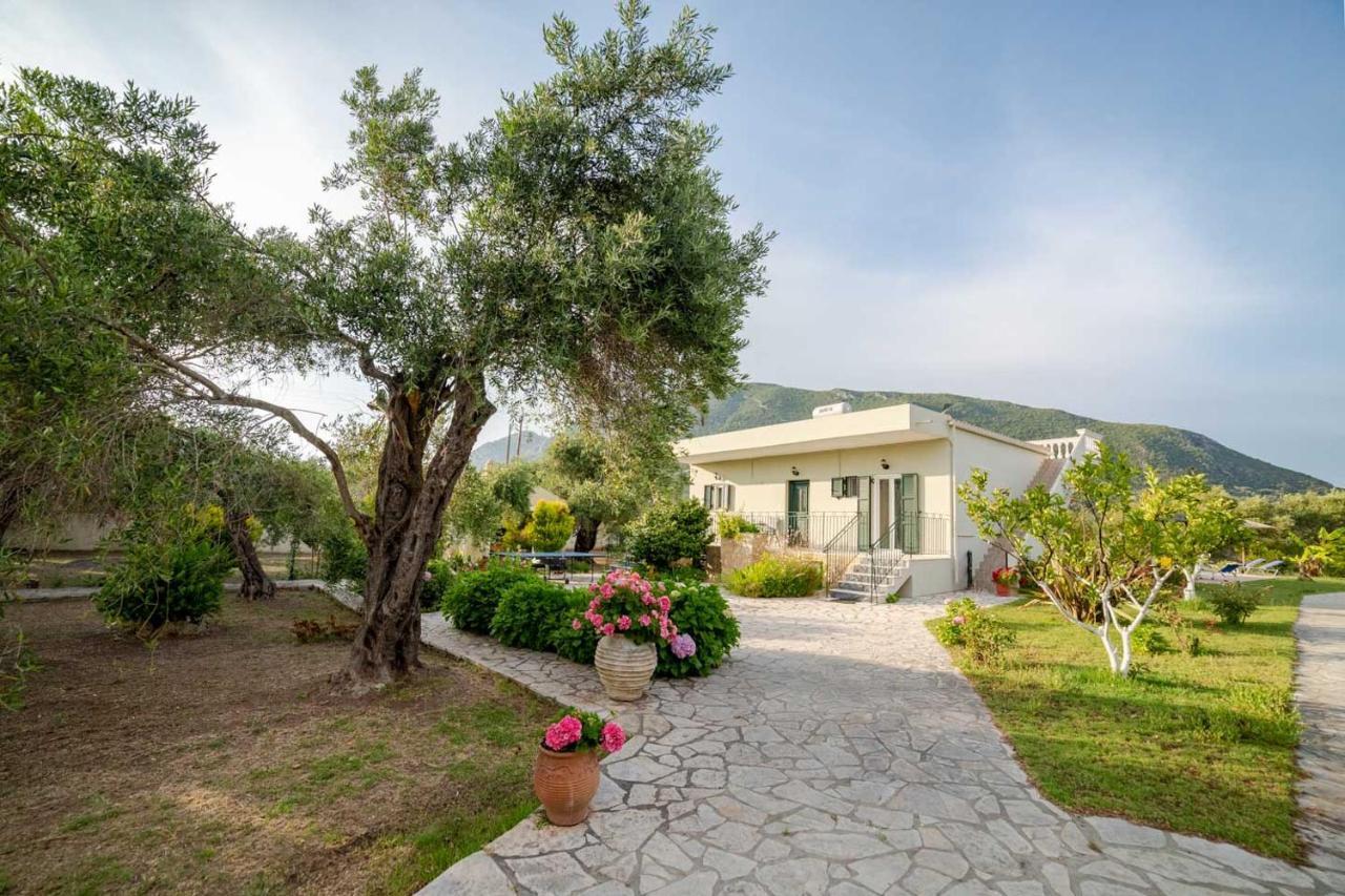 Villa Adonis Halikounas 외부 사진
